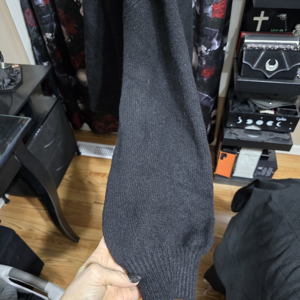 Classic Black Women's Sweater - Picture 4 of 5